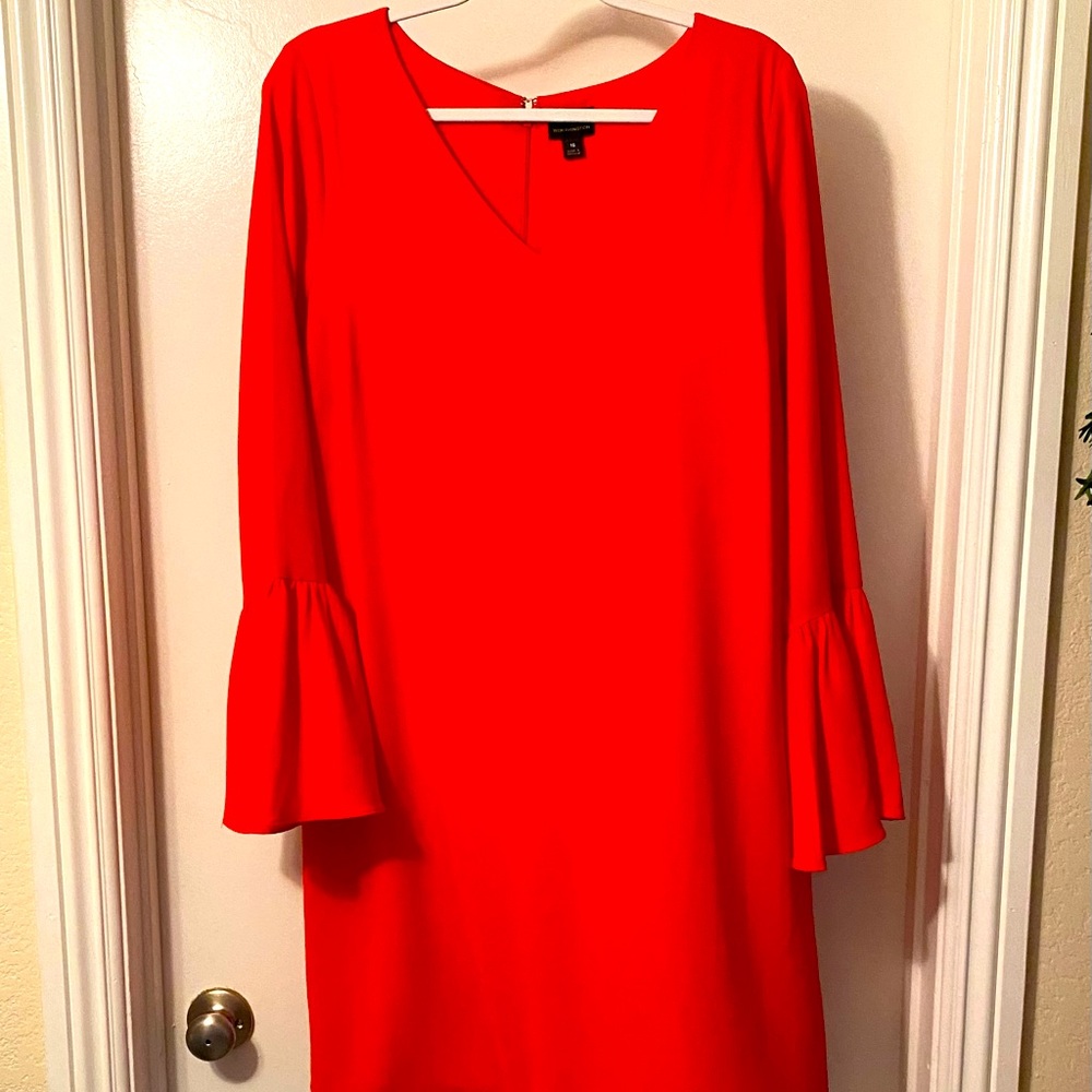 Short, lined, long bell sleeves, zip back